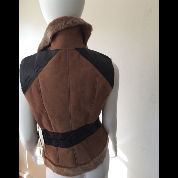 NWT Révue shearling vest w/brown leather accents & front tie closure - Picture 3 of 15